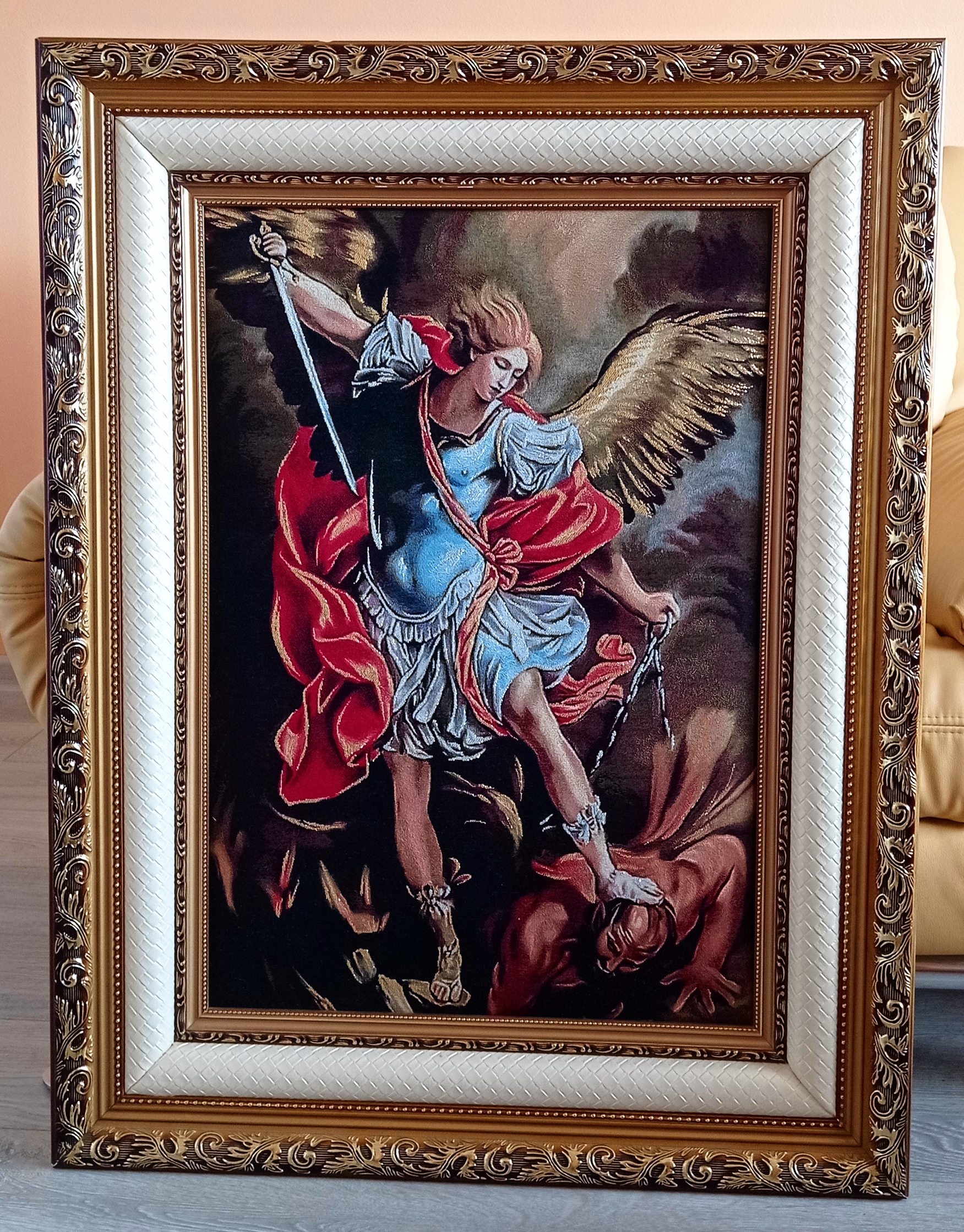 Sv. Michael, 90 cm x 70 cm, textilný obraz - vyšívaný - iba estetická hodnota - veľmi pekný rám - 250 eur